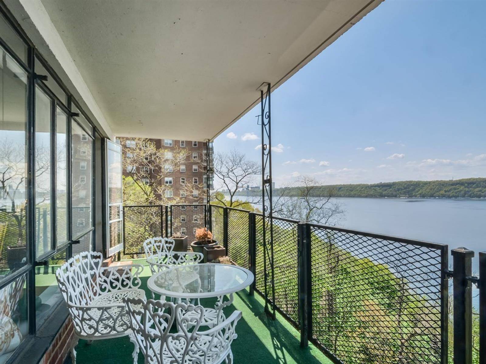 Unbelievable Hudson River Views Rarely available, a lovely 3 bedroom, 2 bathroom apartment with south and west views and 21' balcony.
