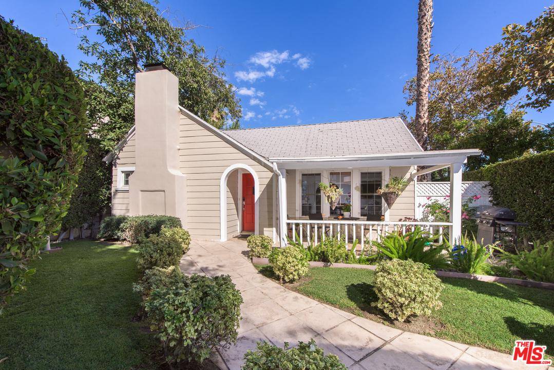 Charming triplex in the heart of West Hollywood just a stone's throw to prime shopping and dining experiences on Melrose Ave