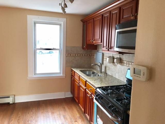 Superb location and convenience - 3 BR New Jersey