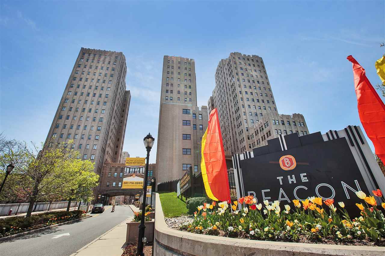 Luxury living with full amenities - 2 BR Condo New Jersey