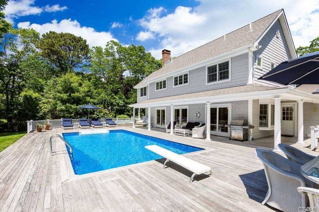 Nantucket Style Home Perfect For Entertaining!