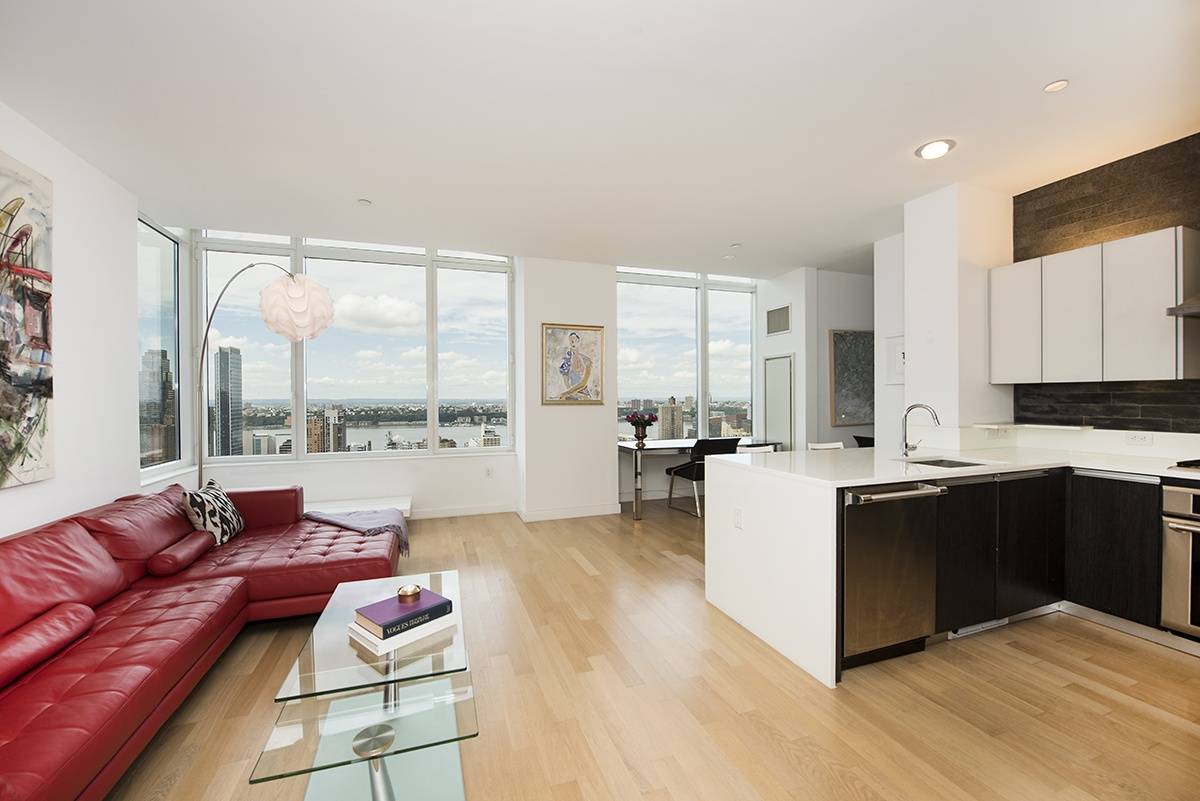 PLATINUM CONDO 247 W 46TH STREET DESIGNER FURNISHED 36TH FLOOR 1000SF ONE BEDROOM WITH ENDLESS VIEWS