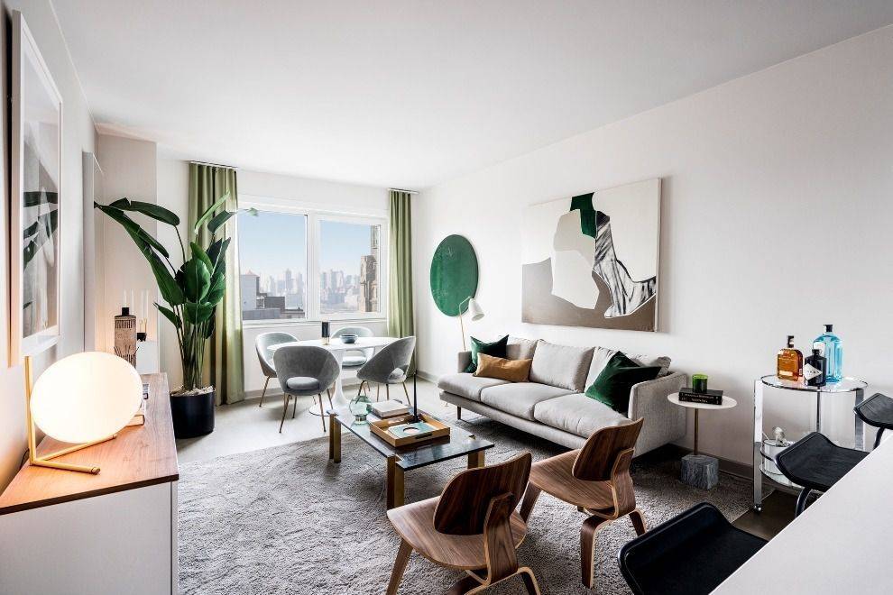 The Newest Luxury LIC Rental Residence Building! Condo Style Finishes 24Hr Doorman, Spectacular Views and Amenities 5 Minute Commute Into Manhattan