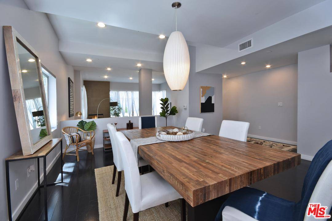 This modern - 3 BR Townhouse Sunset Strip Los Angeles