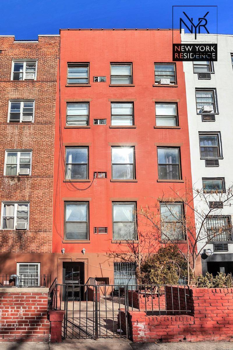 100 FREE MARKET IDEAL FOR FURTHER IMPROVEMENTS OR CONDO CONVERSIONCentrally positioned near Manhattan s most vibrant neighborhoods including the Chelsea Gallery District and Hudson Yards, this 5 story multifamily property ...