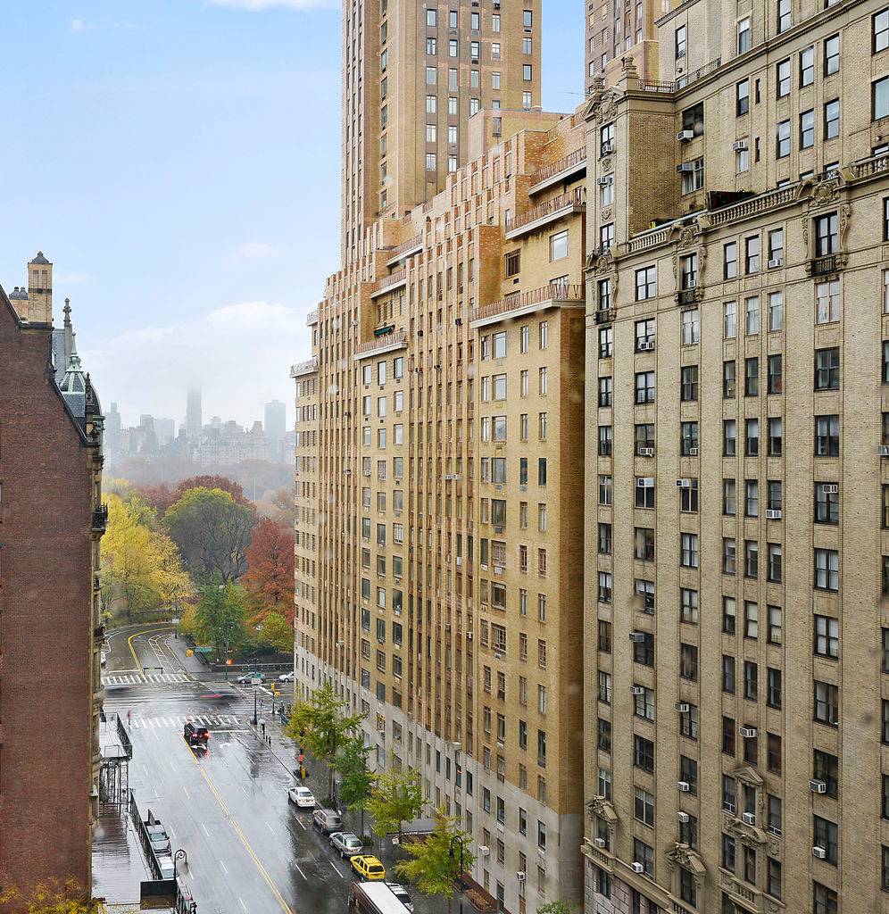 This beautiful studio is located in a full service pre war landmark condominium building just a few steps from Central Park.