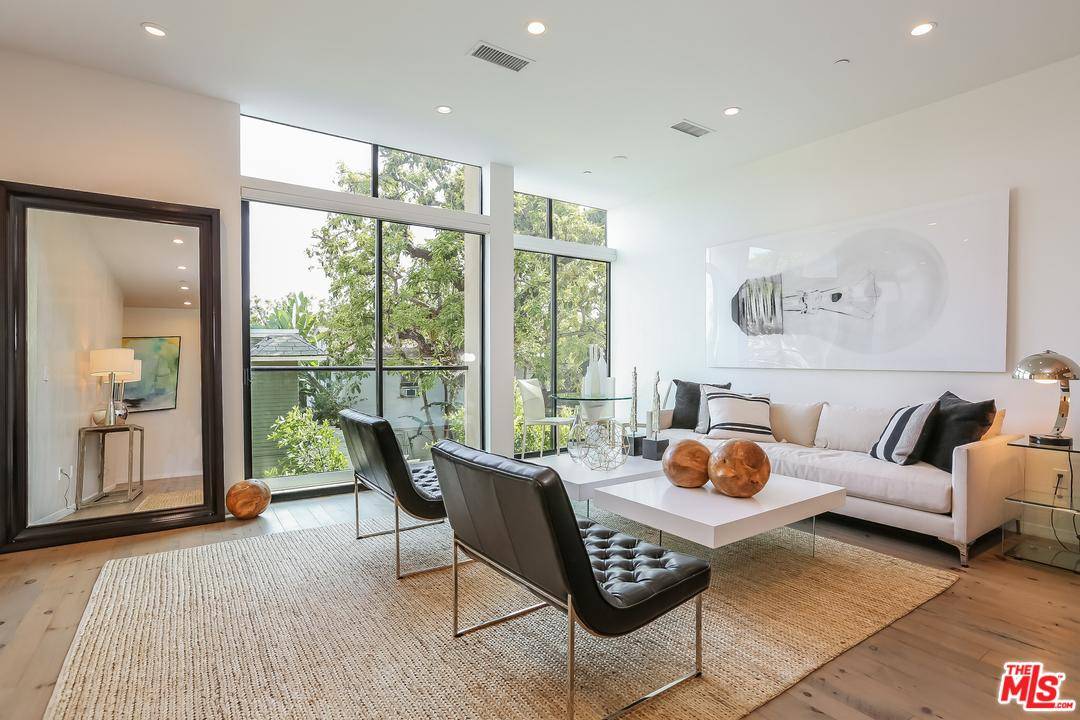 Luxury townhome in the heart of West Hollywood just steps from Whole Foods