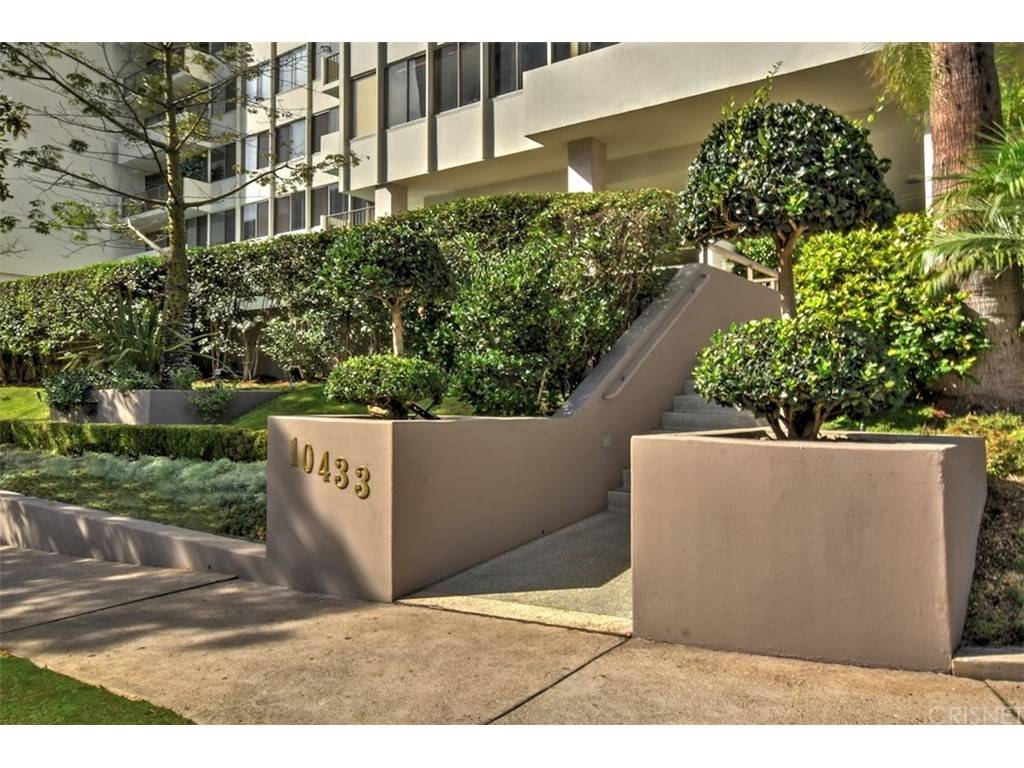Incredible opportunity to own this spacious condominium in the prestigious Wilshire Holmby