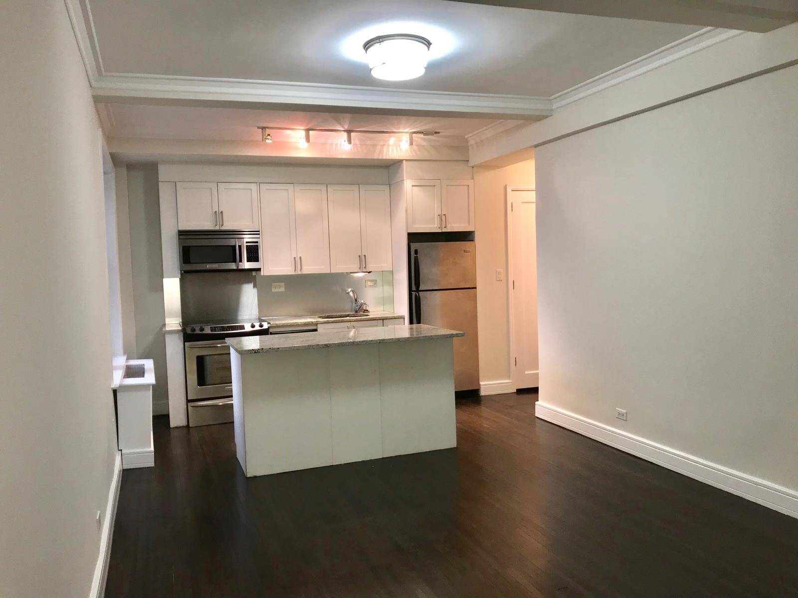 BEAUTIFUL ONE BEDROOM..CLOSE TO LINCOLN CENTER