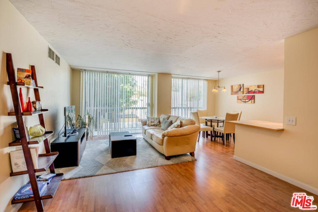 Luxury living on the famed Wilshire Corridor - 1 BR Condo Westwood Los Angeles