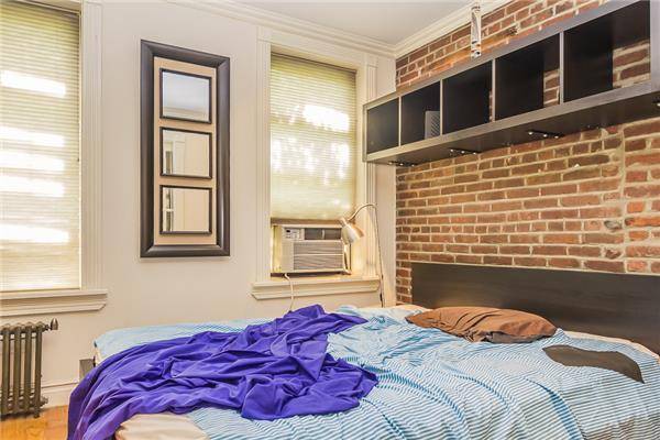 NO FEE SPACIOUS 1 BEDROOM WITH WASHER/DRYER IN PRIME MIDTOWN EAST