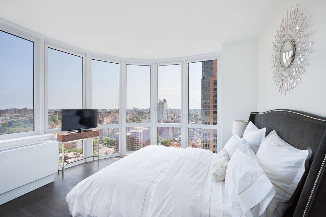 FEE FREE! One bedroom apartment in Downtown Brooklyn with Rooftop Pool