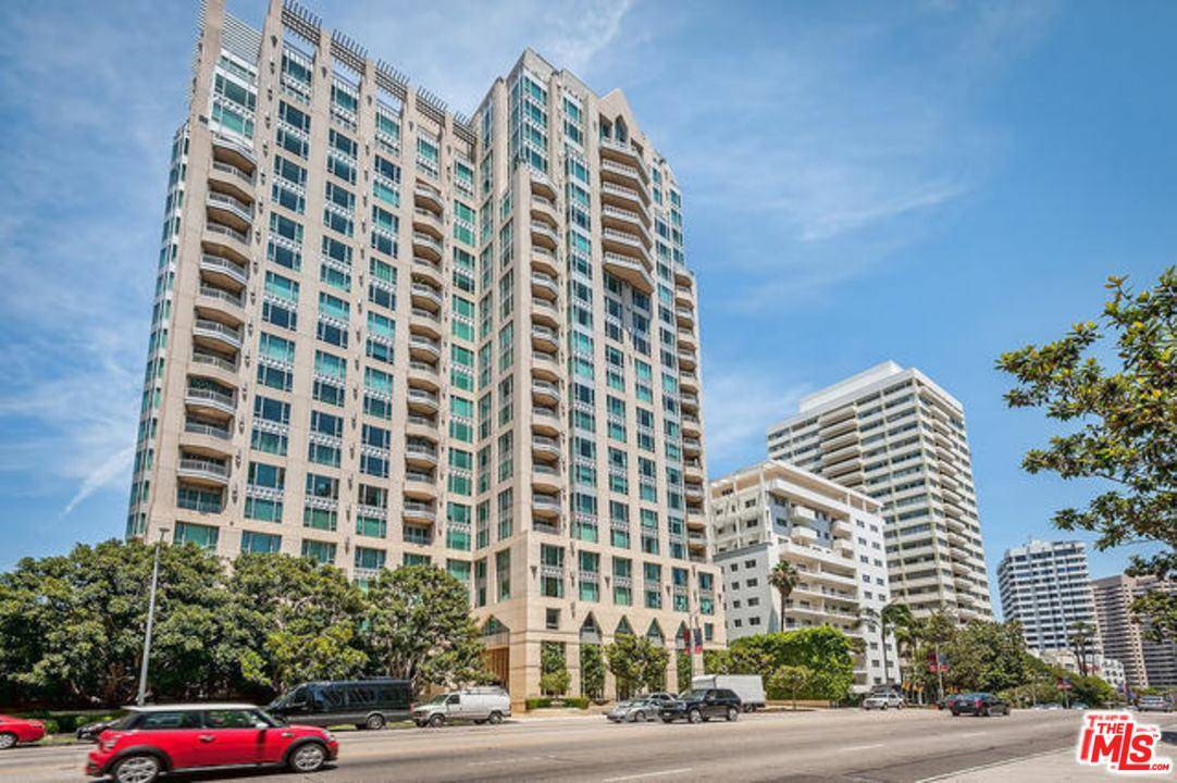 Stunning condo in the nicest high rise on Wilshire Blvd