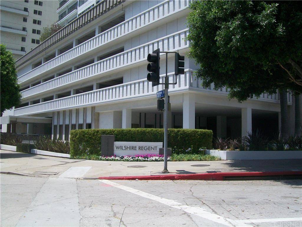 What a great opportunity to own this 14th floor - 1 BR Condo Westwood Los Angeles