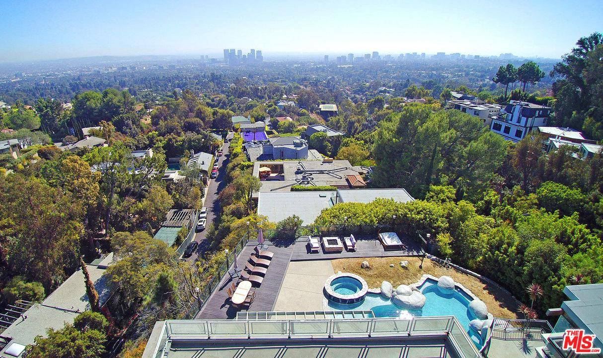 Amazing opportunity to build your dream home in a quiet cul-de-sac in Beverly Hills PO