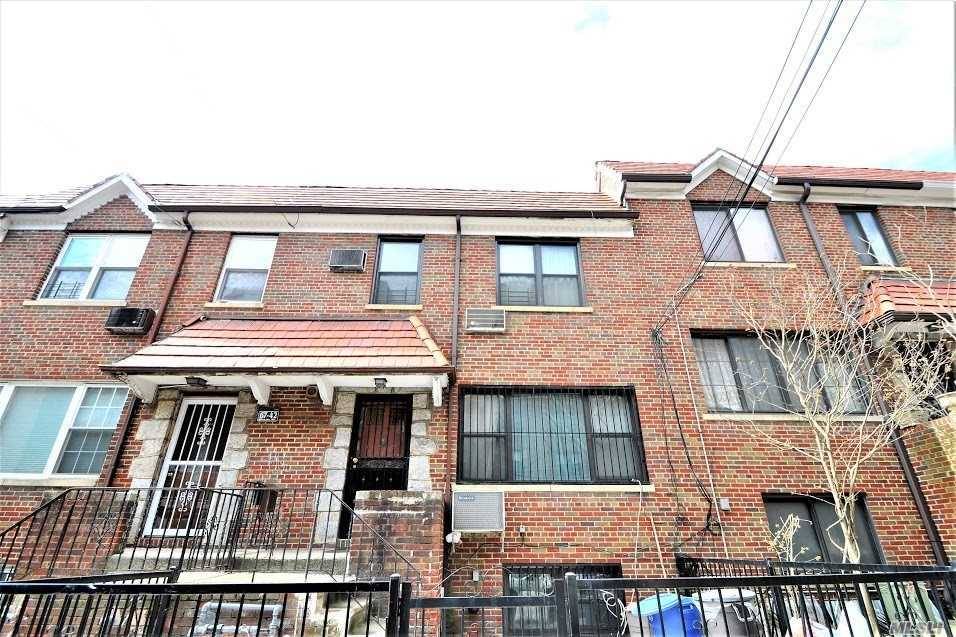 Lovely Renovated 20 Foot Brick Townhouse In The Heart Of Forest Hills.