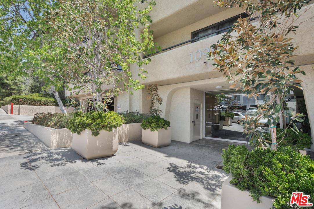 RARELY OFFERED 2 bedroom Club California condo in the heart of Westwood