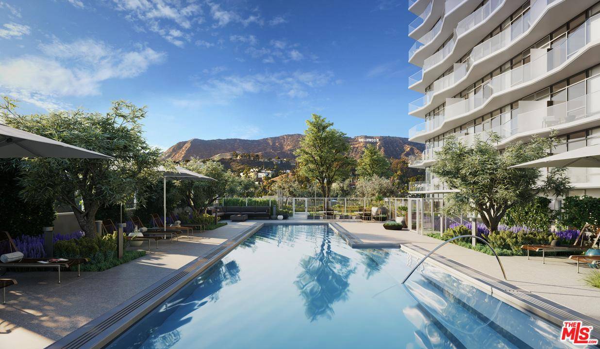 Located in the heart of Hollywood - 1 BR Condo Hollywood Hills East Los Angeles