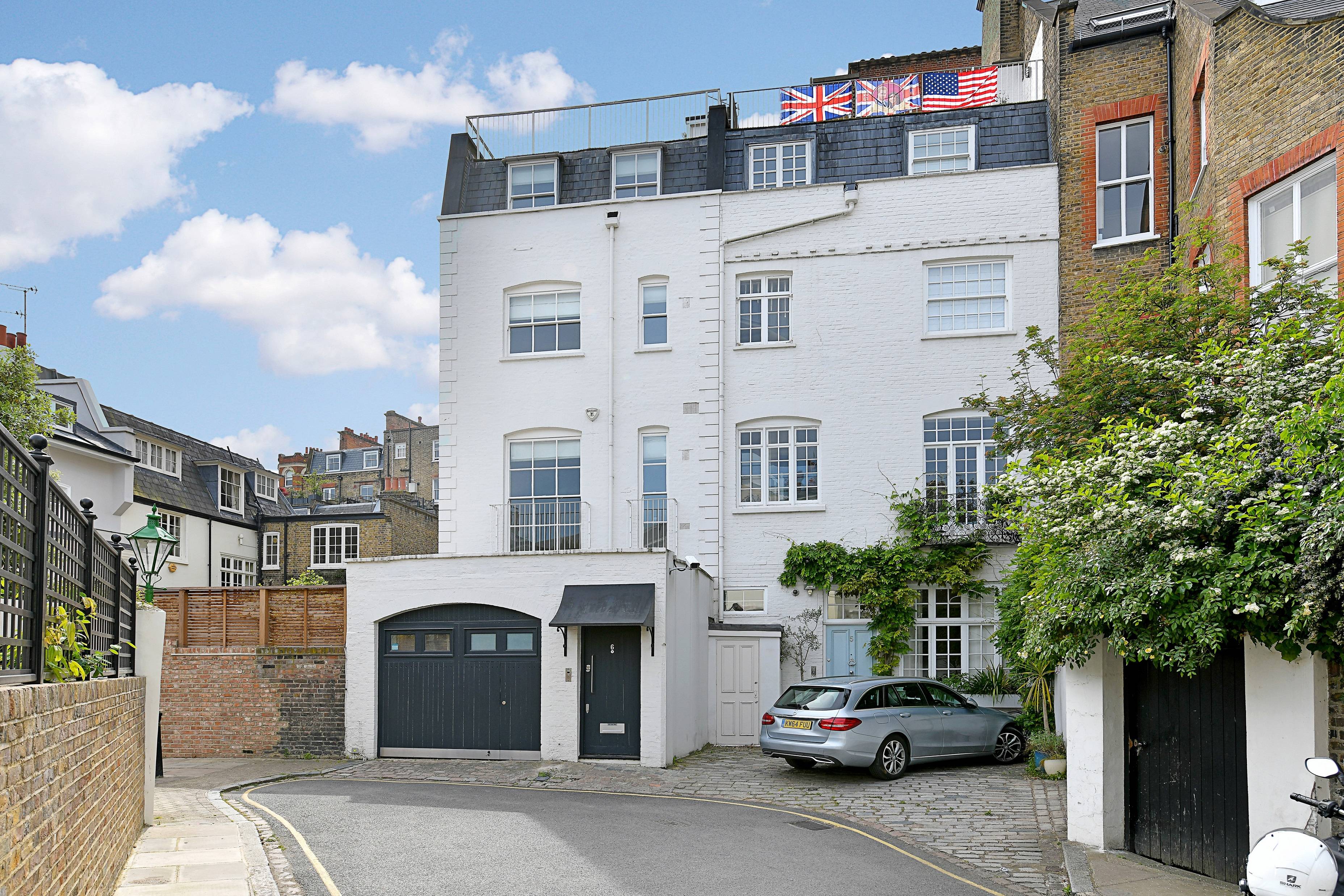 Pretty end of terrace 4 bedroom property with substantial roof terrace  in prime Kensington, W8