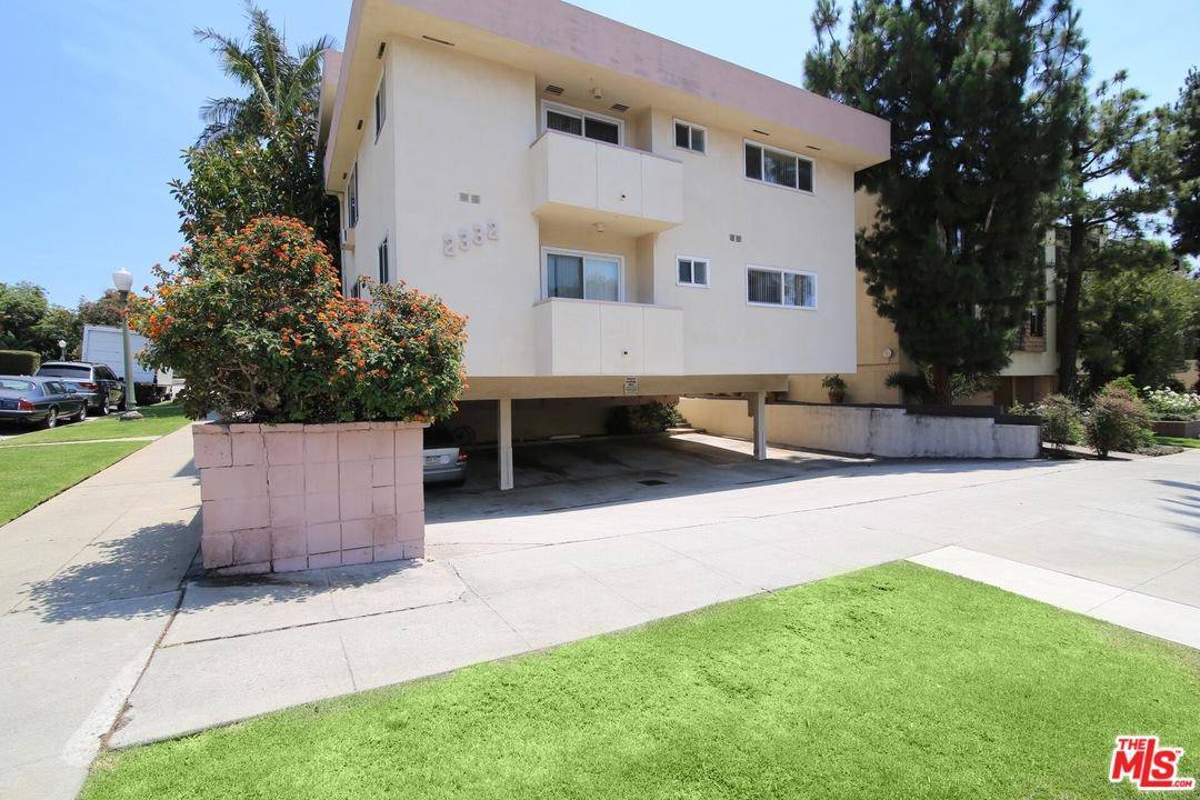Ideally located between Westwood and Century City - 1 BR Condo Los Angeles