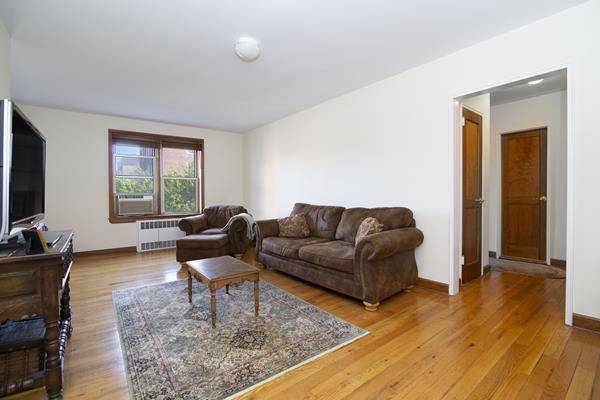 Gorgeous and fabulous one bedroom located on 65th Avenue between 108th Street and Yellowstone Blvd, prime Forest Hills location.
