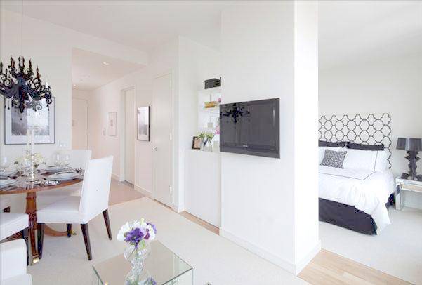 Luxurious Chelsea Studio Apartment with 1 Bath featuring a Fitness Facility and a Roof Garden