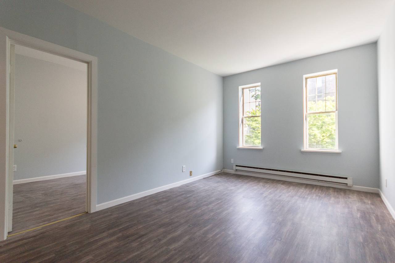 NO FEE ! - Newly Renovated 1 Bed Near Lincoln Park / JSQ