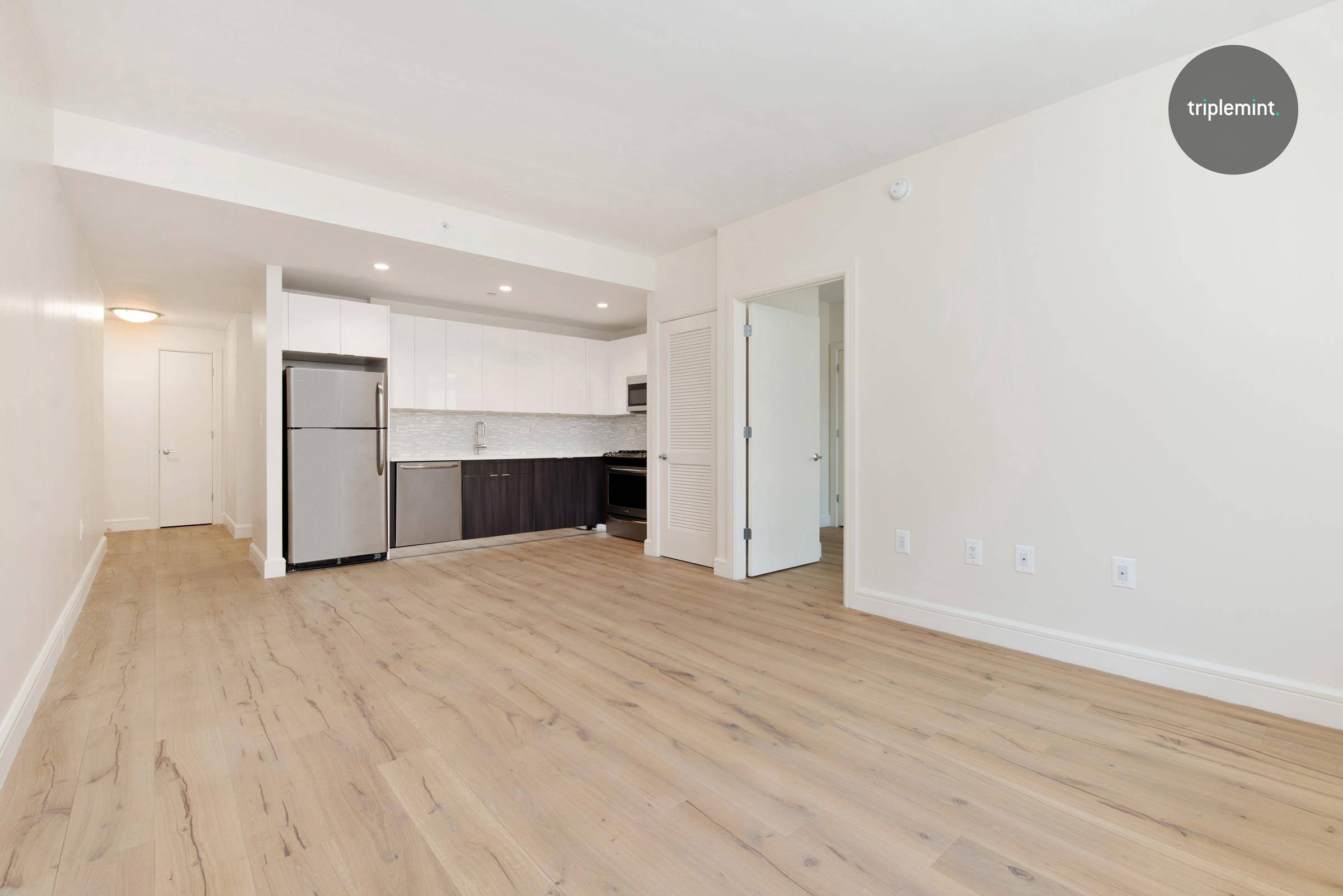 This brand new, never lived in two bedroom, two bathroom apartment is located in the heart of Long Island City with a gorgeous private terrace.