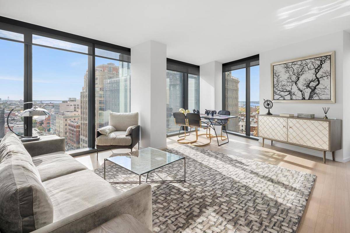 Large 3 Bedroom Pent-House in historic and contemporary Brooklyn Heights!