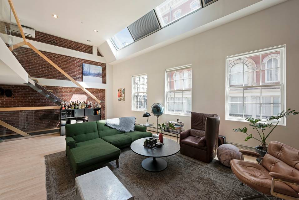 Chic Soho Loft with Private Roof Terrace