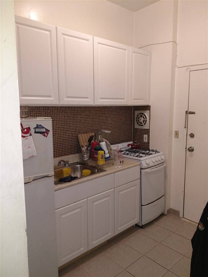 One bedroom condo with sitting room - 1 BR Condo New Jersey