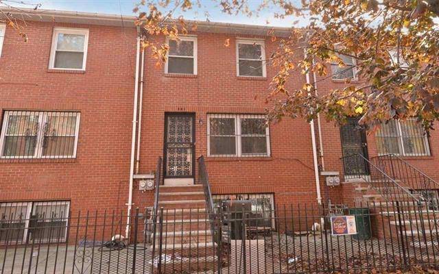 Spacious 3Bed/2Bath Duplex Located in the Heart of Downtown Jersey City