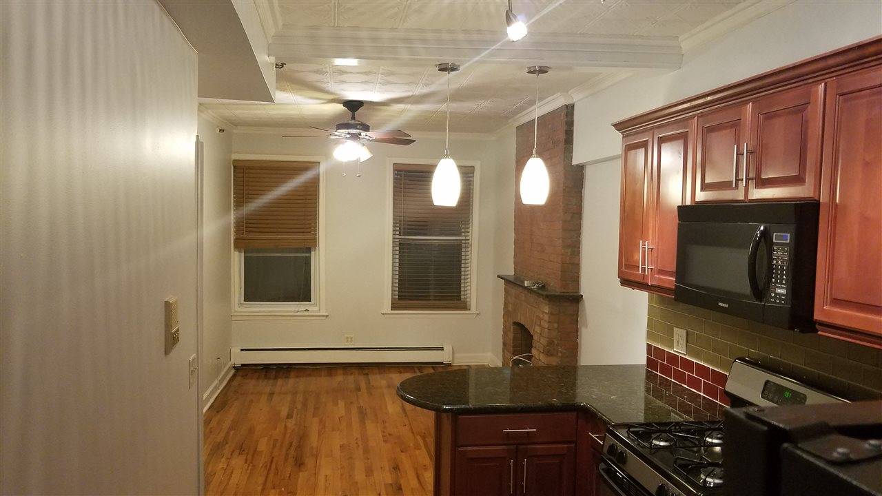 Welcome home to a sunny - 1 BR Condo New Jersey