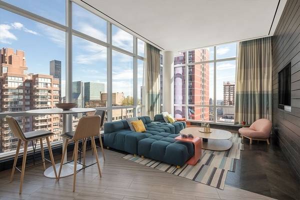 Peaceful Grand Central Gem Two Bed - FULL Amenity Luxury With Rooftop Pool