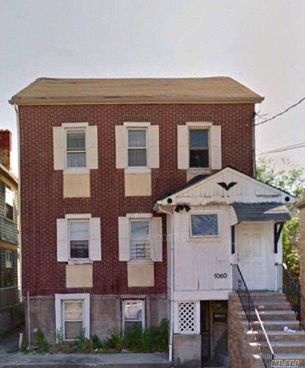 Excellent Investment Opportunity, Detached 3 Family In Heart Of Port Richmond, Partially Renovated, Convenience To All.