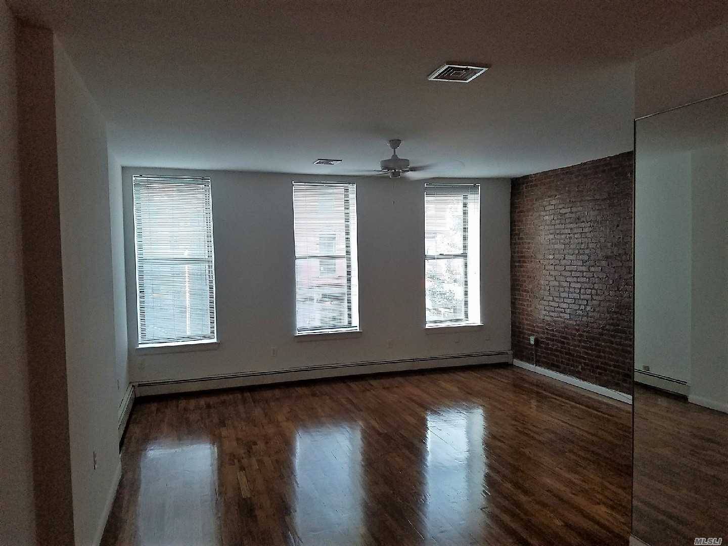 Charming, Newly Renovated, Large One Bedroom Apartment Located On The 3rd Floor In A Historic Brownstone.