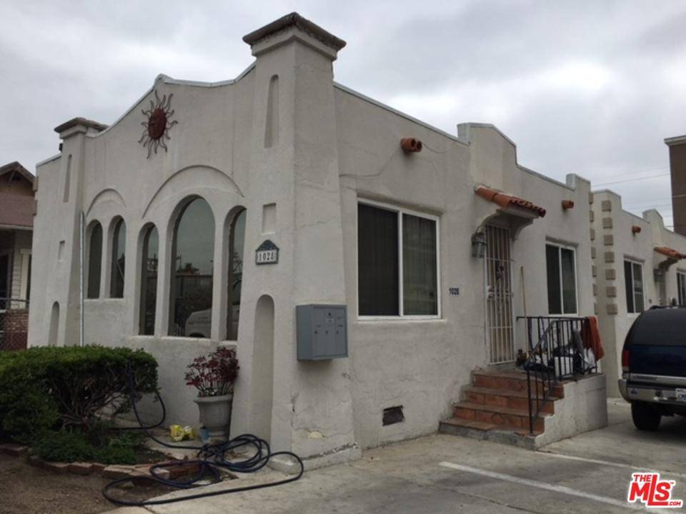 This is a three-unit multifamily investment opportunity located in the Koreatown submarket of Los Angeles