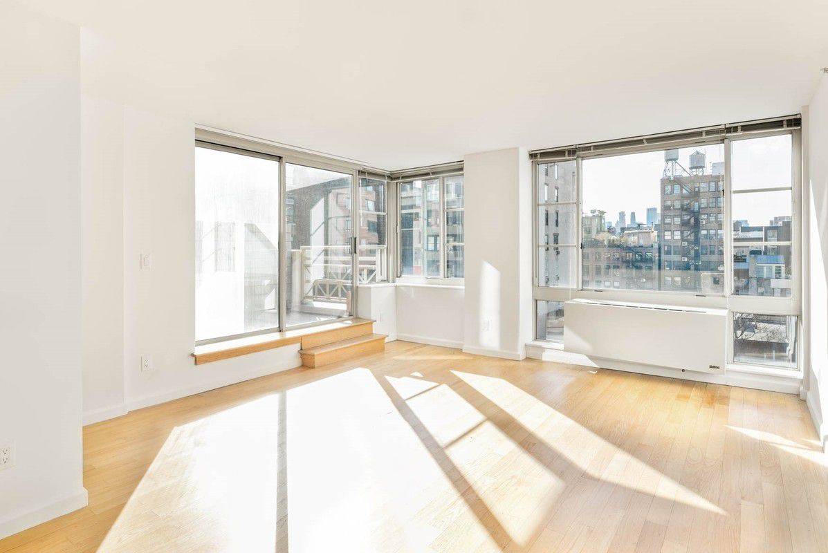 Convertible 3 bedroom **Balcony & Rooftop**Tons of Natural Light**Block away from Meatpacking District