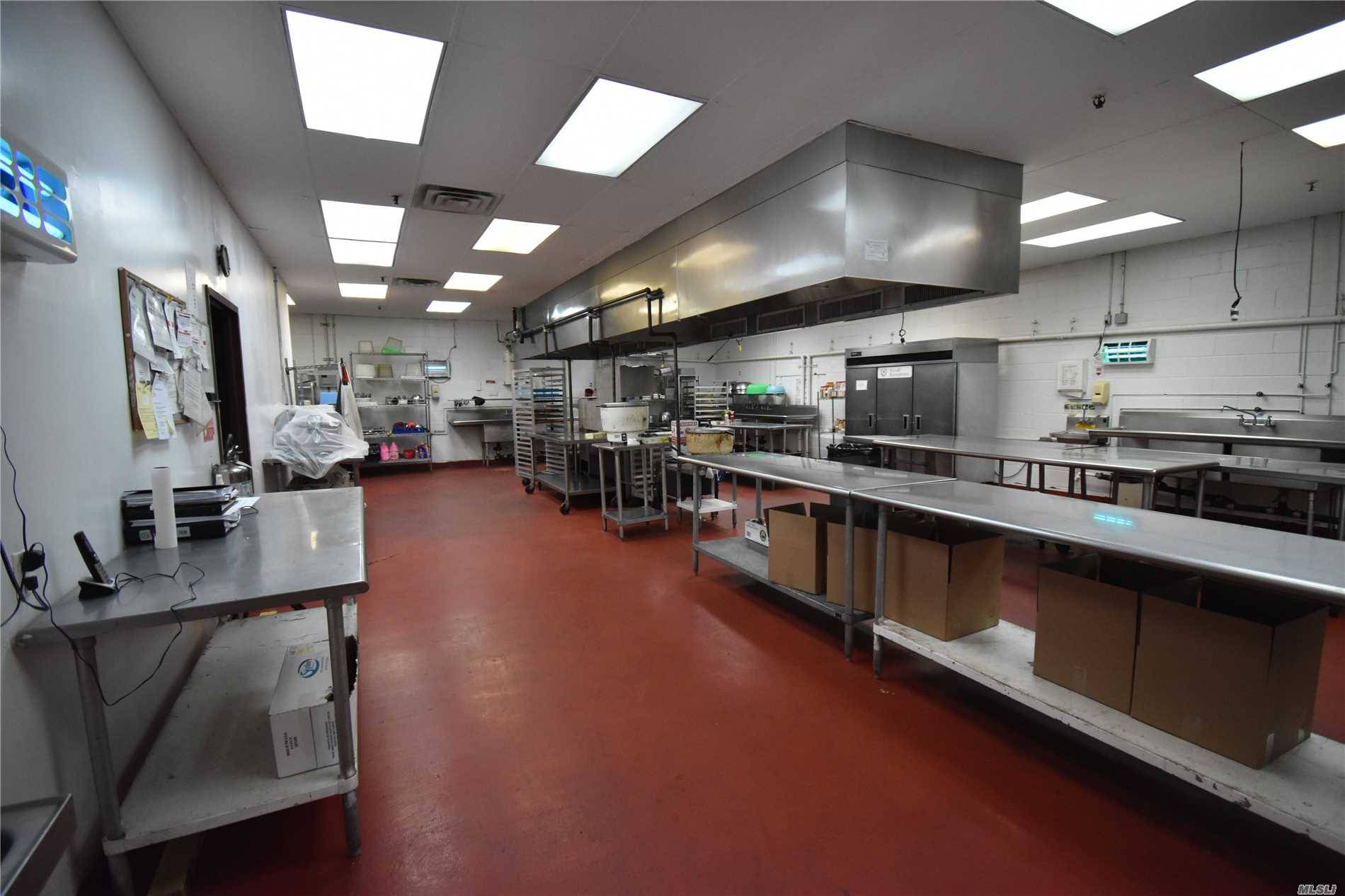 A Nice, Clean 3600 Sf Central Kitchen To Share For Rent.