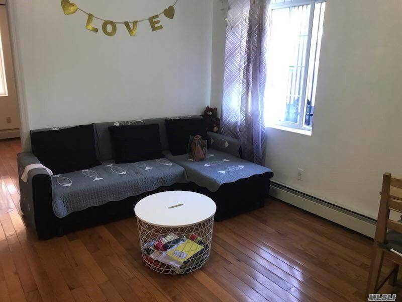 2 BR House Jackson Heights LIC / Queens