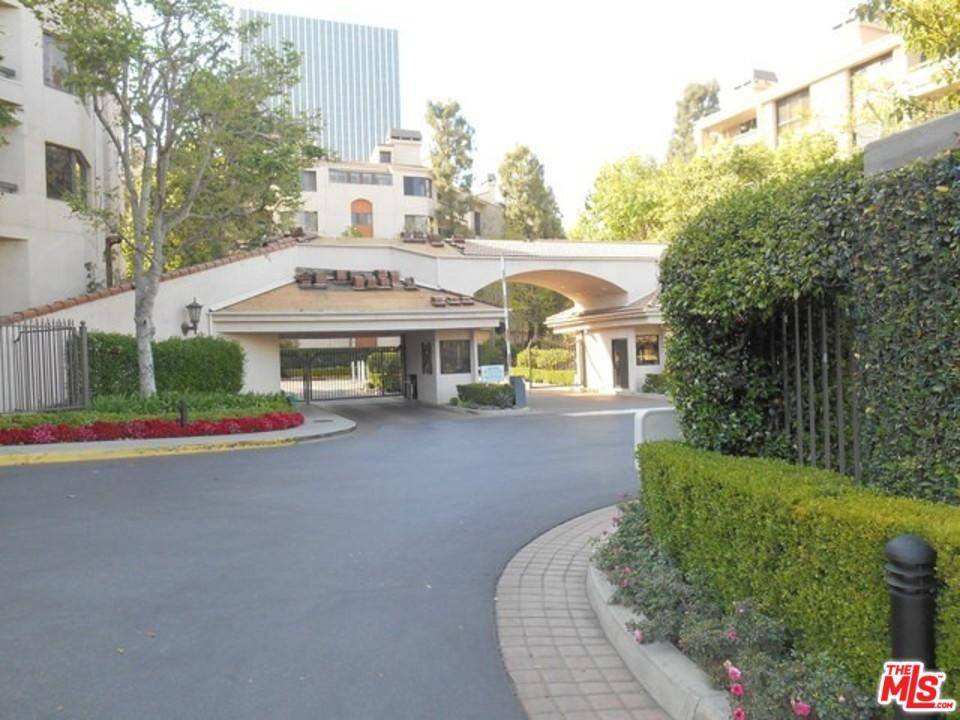 Resort living in Century City - 2 BR Condo Beverlywood Los Angeles