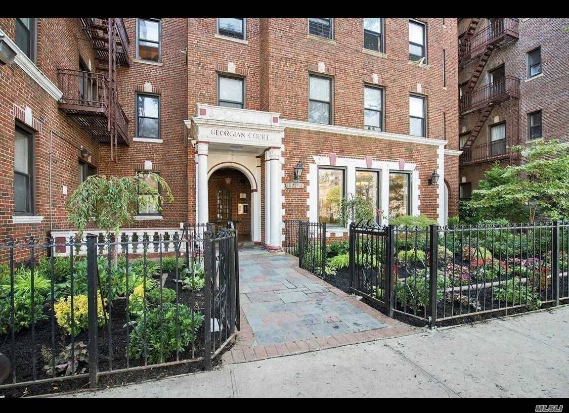 Fully New Renovated 1 Bedroom Condo In The Heart Of Forest Hills.