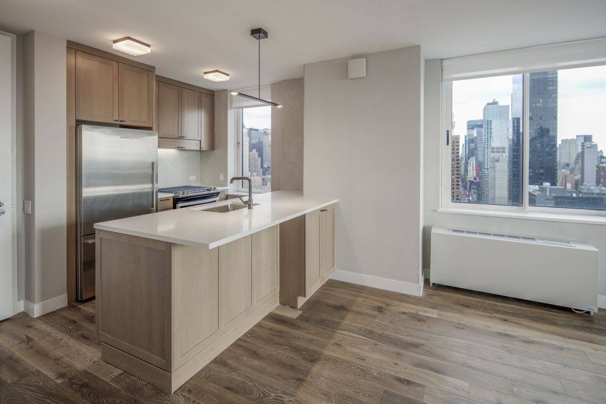 Spacious 2 Bedroom**Modern Amenities**Block away from Hudson River**Hell's Kitchen