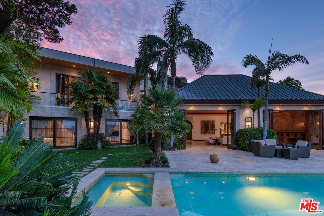 Just listed in BHPO is a gorgeous modern Balinese-style estate offering one of a kind design featuring material from all around the world