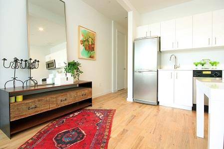 55 Hope St. puts you in the midst of modish New York City lifestyle albeit on a quiet block.