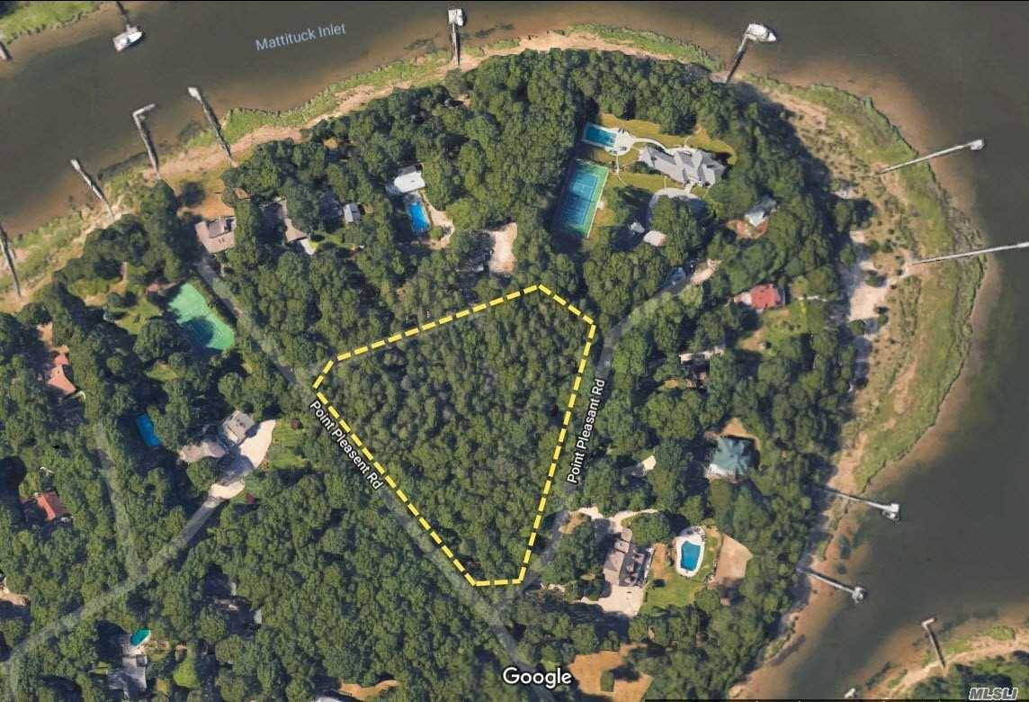 Large Lot In The Heart Of Mattituck On The North Fork Of Long Island.