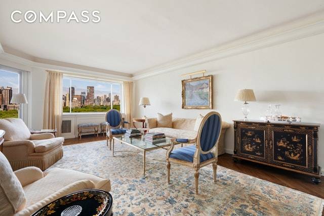 Amazing, unobstructed views of all of Central Park from its own terrace create the backdrop for this beautiful 3 bedroom, 3 bathroom home at 860 Fifth Avenue.