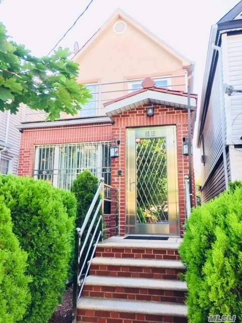 60th 3 BR House Middle Village LIC / Queens