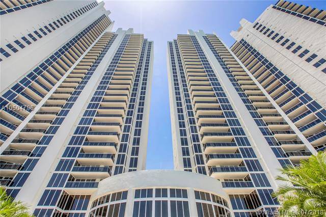 Spacious Unit at Oceans II with breathtaking views from all rooms