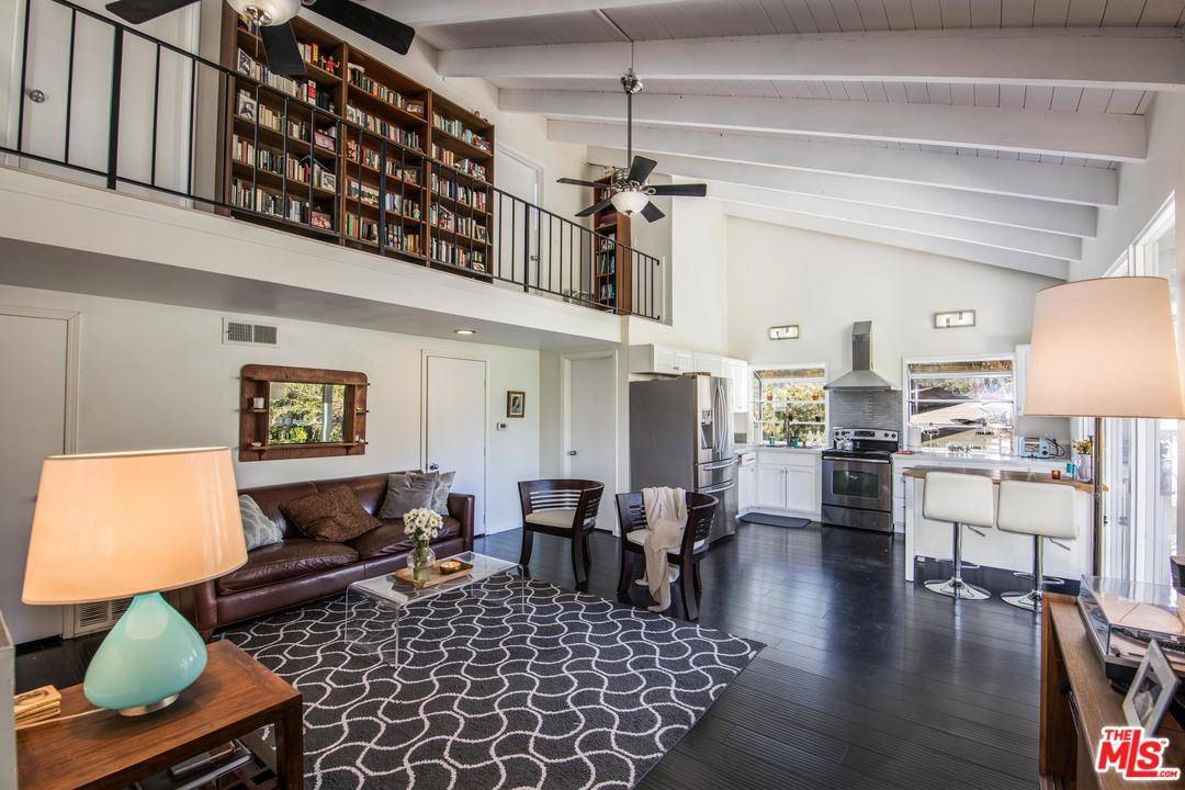 Welcome to this modern - 2 BR Single Family Beverly Hills Post Office | B.H.P.O. Los Angeles